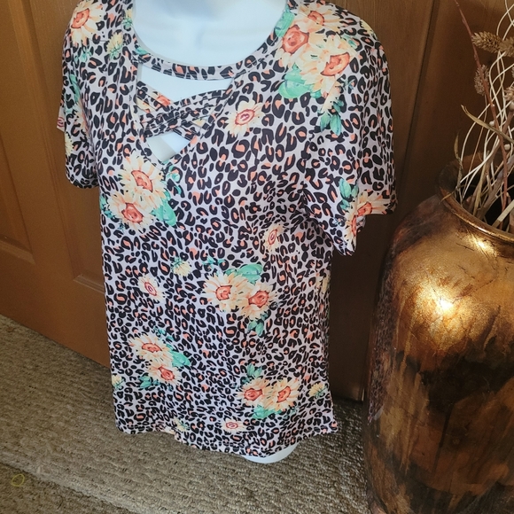 💜 New Cute Short Sleeve Top - Picture 4 of 5